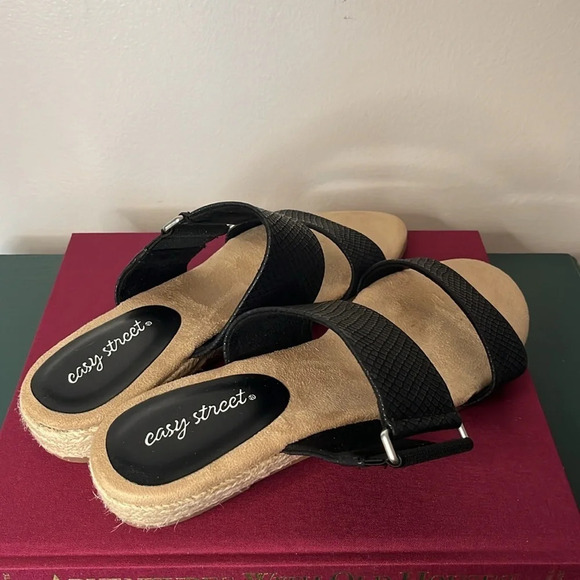 NWOT Easy Street Women's Olympia Slide Sandals Sz 9.5W - Picture 3 of 6